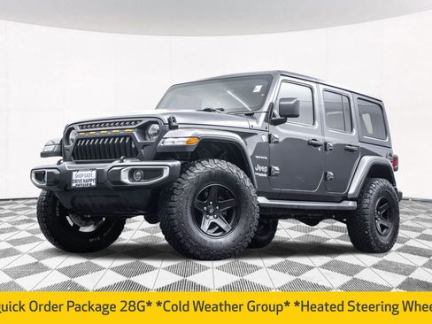 Used 2019 Jeep Wrangler Unlimited Sahara image 2