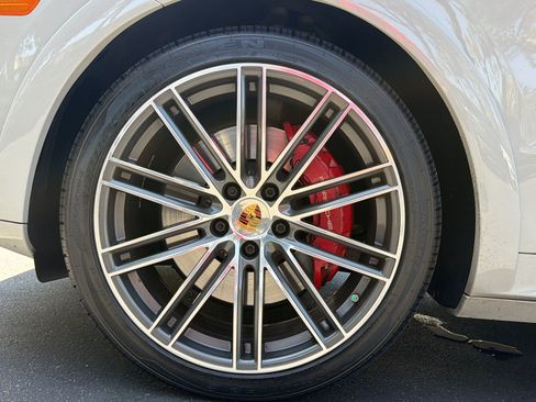 Used 2021 Porsche Cayenne GTS AWD/4WD image 13