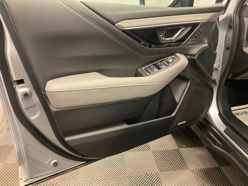 Used 2025 Subaru Outback Limited AWD/4WD image 9