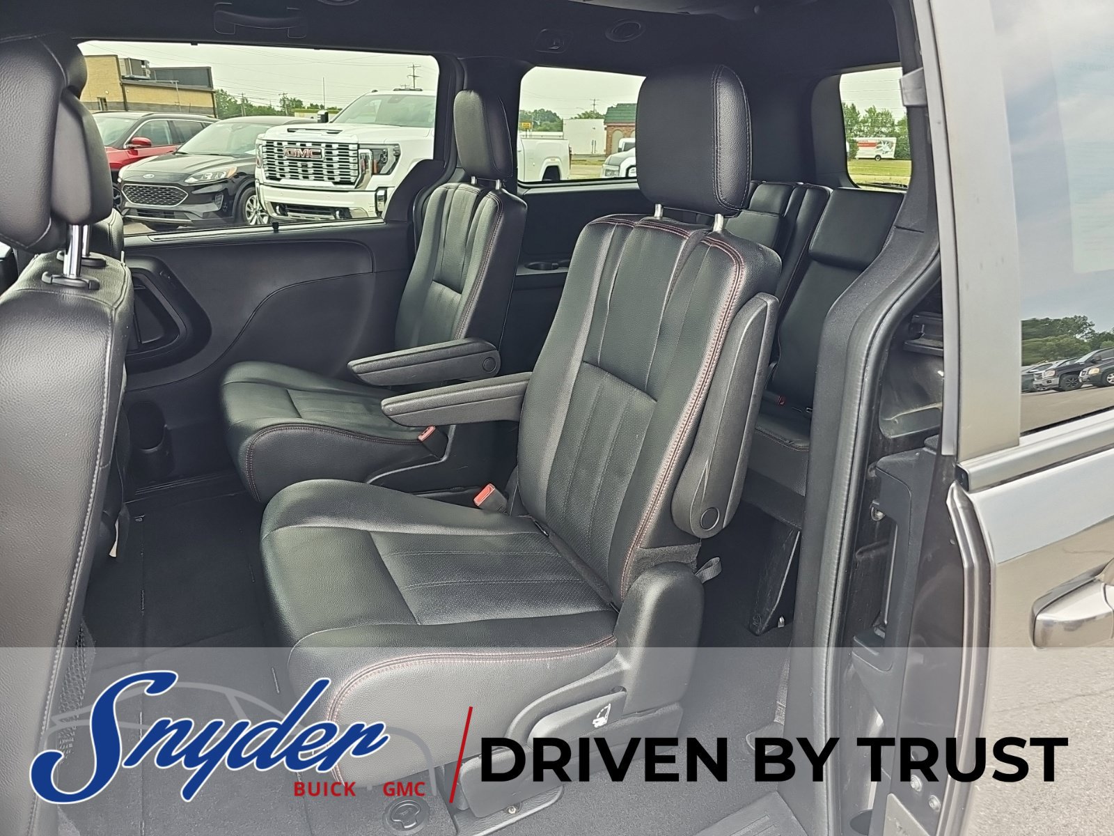 Used 2020 Dodge Grand Caravan GT FWD image 18