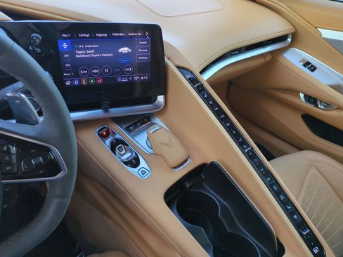 Used 2021 Chevrolet Corvette Stingray Premium Conv w/ Z51 Performance Package image 30