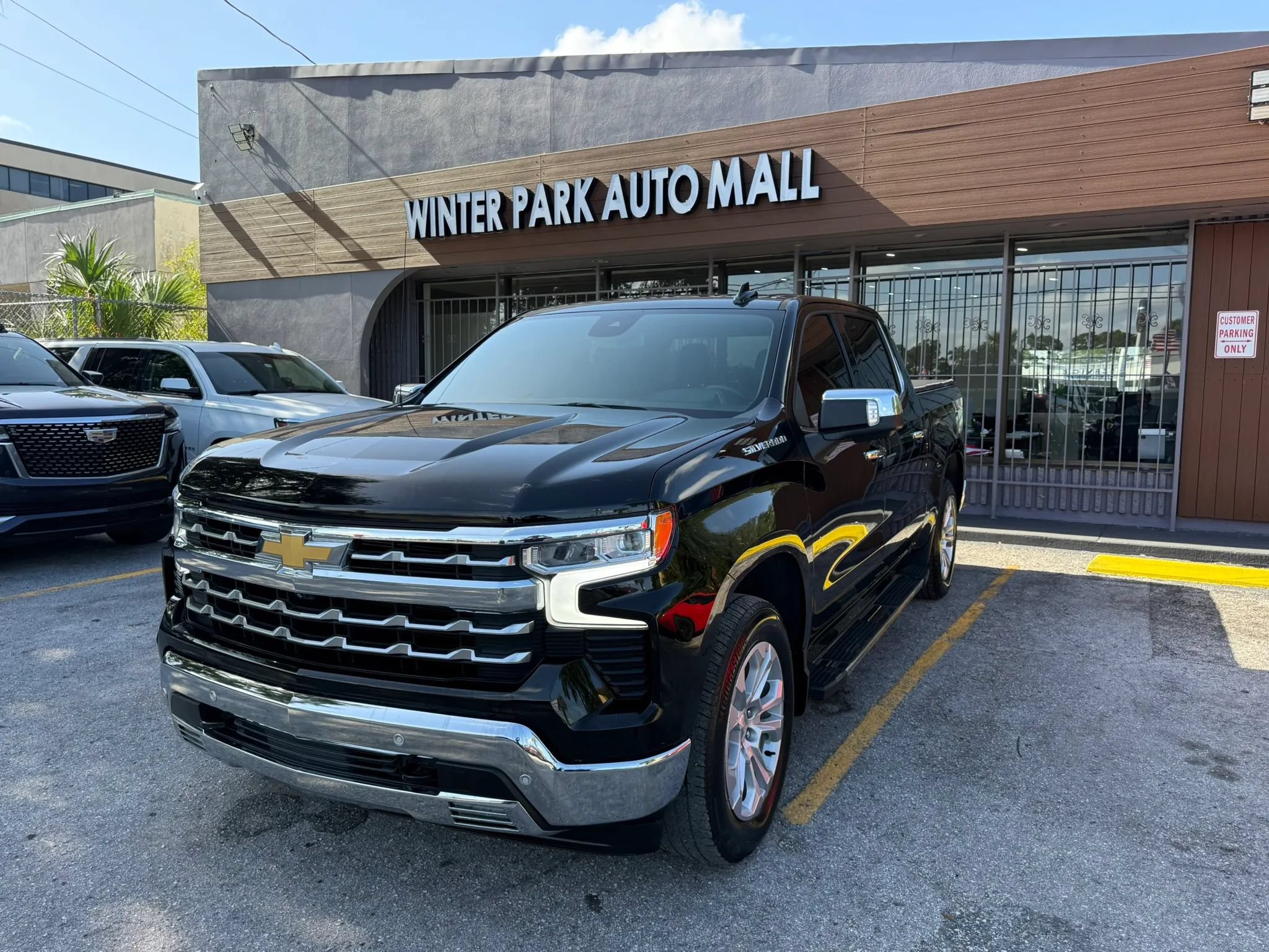 Used 2022 Chevrolet Silverado 1500 LTZ RWD image 1