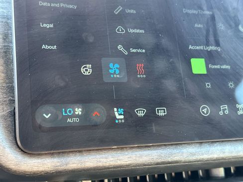 Used 2023 Rivian R1S Adventure image 26