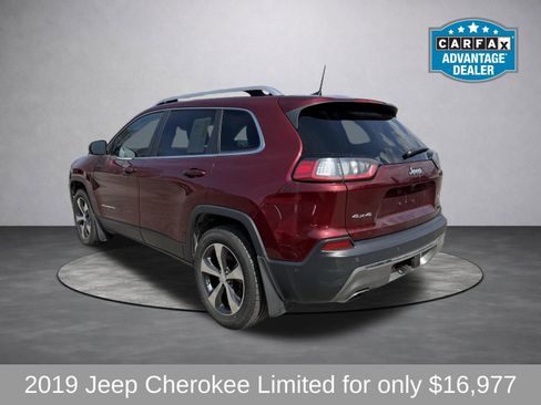 Used 2019 Jeep Cherokee Limited w/ Luxury Group image 3