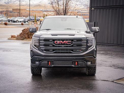 Used 2022 GMC Sierra 1500 AT4 w/ AT4 Premium Package AWD/4WD image 2