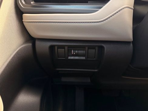 Used 2025 Subaru Forester Premium w/ Convenience Package #2 AWD/4WD image 10
