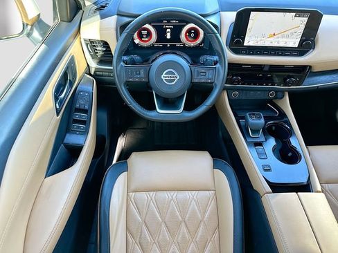 Used 2021 Nissan Rogue Platinum image 24