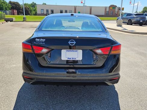 Used 2025 Nissan Altima 2.5 S FWD image 10