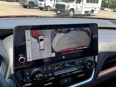 Used 2025 Toyota Grand Highlander AWD image 16