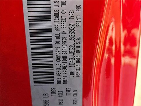 Used 2018 Jeep Wrangler Unlimited Sahara w/ Connectivity Group image 24