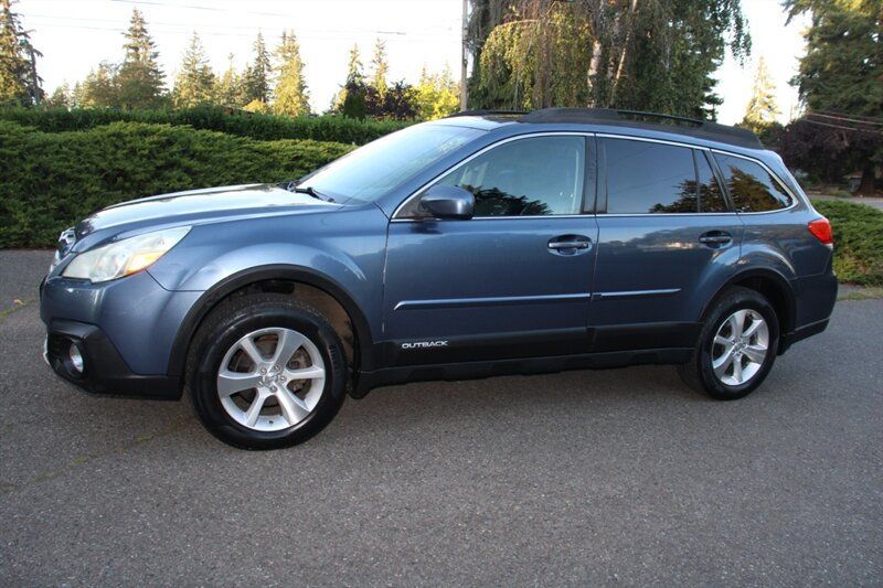Used 2013 Subaru Outback 2.5i Limited AWD/4WD image 1