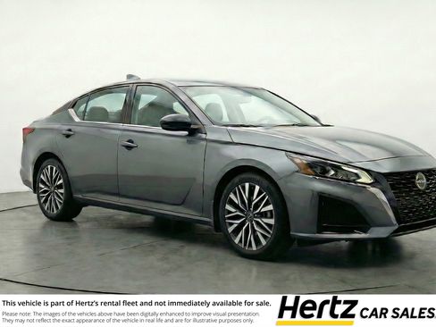 Used 2025 Nissan Altima 2.5 SV image 1