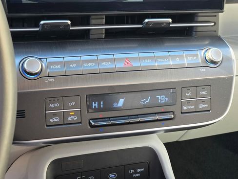 Certified 2025 Hyundai Kona SEL image 34