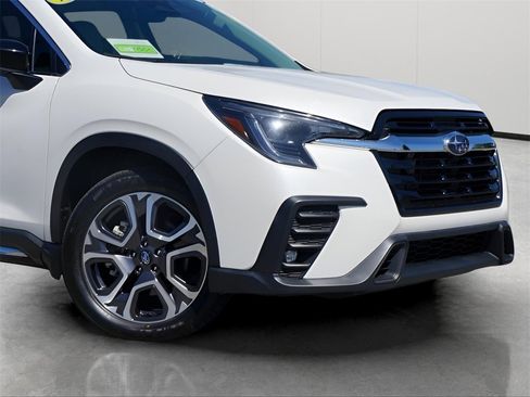 Used 2024 Subaru Ascent Limited image 2