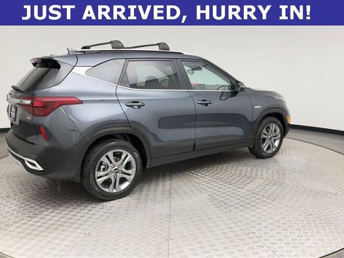 Used 2021 Kia Seltos S image 2