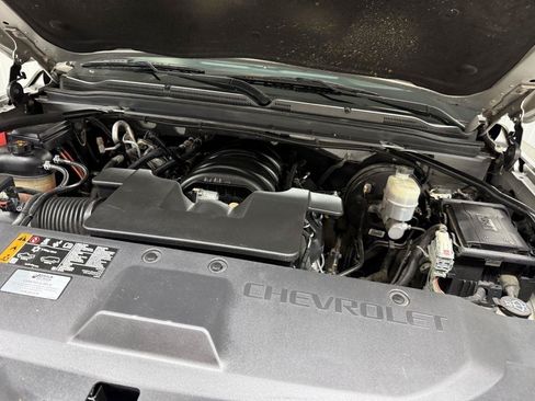 Used 2018 Chevrolet Suburban LT AWD/4WD image 50