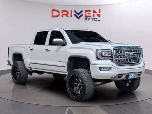 Used 2017 GMC Sierra 1500 Denali w/ Denali Ultimate Package AWD/4WD image 7