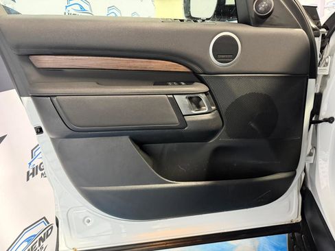 Used 2020 Land Rover Discovery HSE image 10