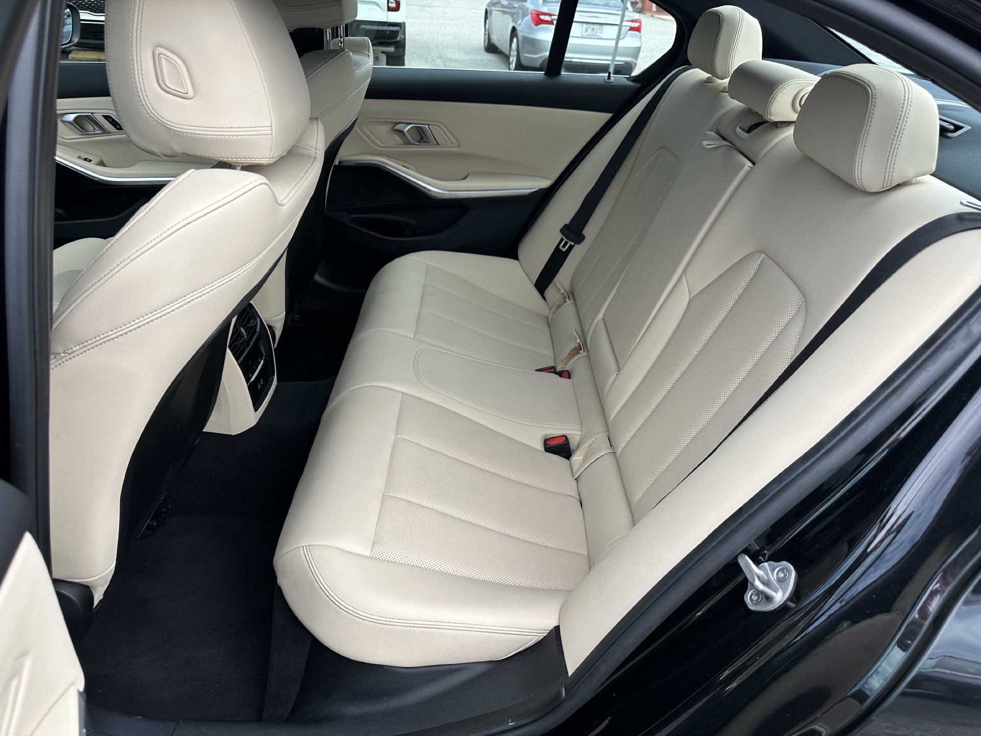 Certified 2025 BMW 330i Sedan RWD image 17