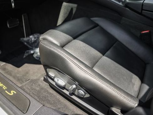 Used 2016 Porsche Panamera S RWD image 32