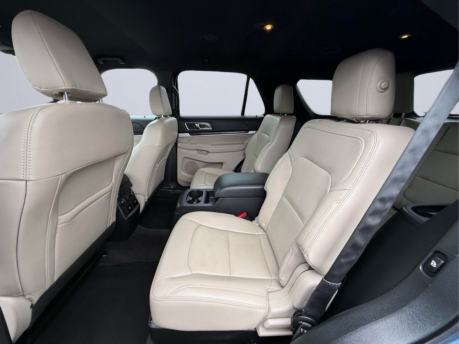 Used 2018 Ford Explorer Limited w/ Equipment Group 301A AWD/4WD image 18