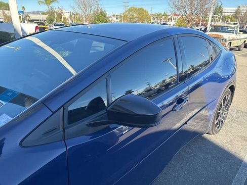 Used 2025 Toyota Prius Plug-In Hybrid image 3