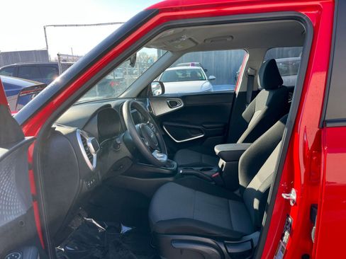 Used 2025 Kia Soul LX w/ LX Technology Package image 25