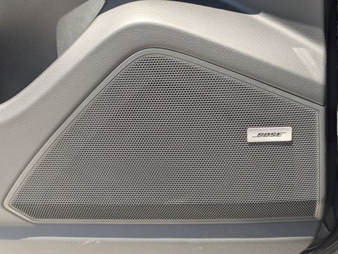 Used 2025 Porsche Cayenne image 14