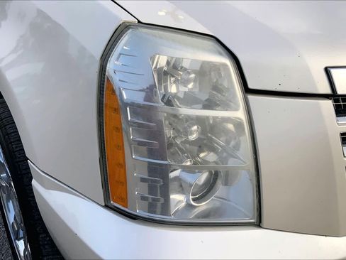 Used 2009 Cadillac Escalade ESV image 26