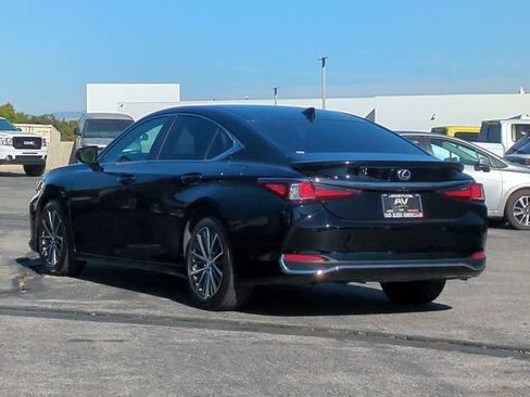 Used 2024 Lexus ES 300h w/ Premium Package FWD image 6