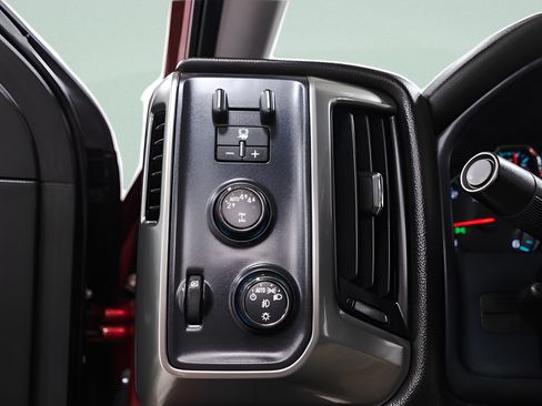 Used 2018 Chevrolet Silverado 1500 LT w/ All Star Edition AWD/4WD image 19