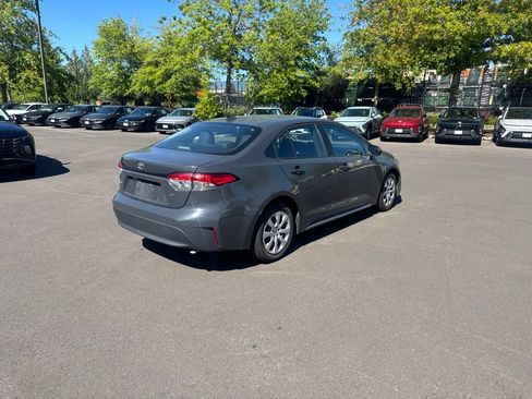 Used 2024 Toyota Corolla LE FWD image 5