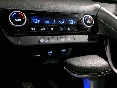 Used 2021 Hyundai Elantra SEL image 35