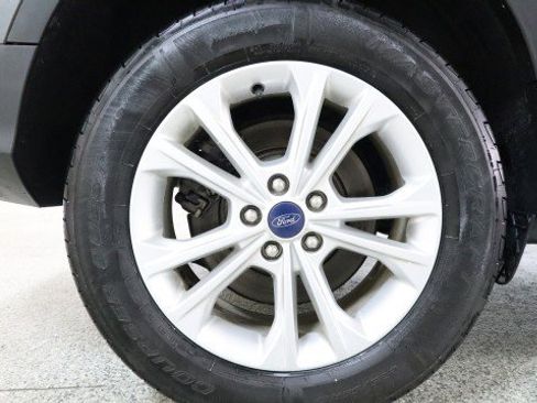 Used 2018 Ford Escape SE image 20