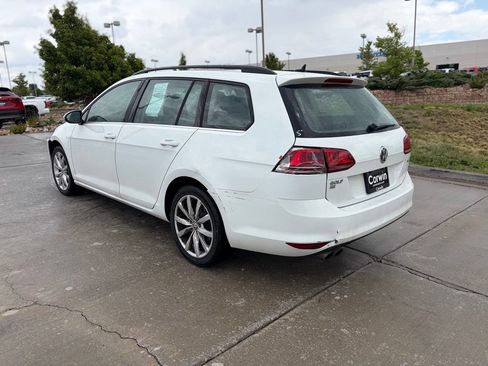 Used 2017 Volkswagen Golf SportWagen FWD image 3