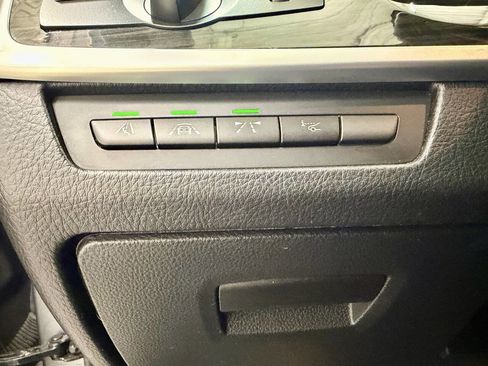 Used 2015 BMW 528i xDrive 528i xDrive AWD 4dr Sedan image 36