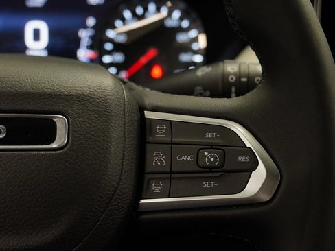 Certified 2026 Jeep Compass Limited AWD/4WD image 38