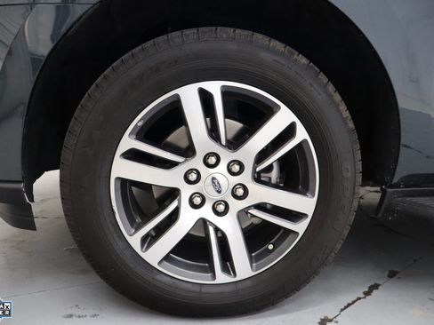 Used 2024 Ford Expedition XLT image 10