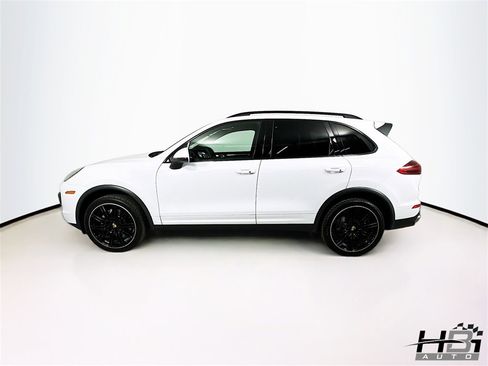 Used 2018 Porsche Cayenne S image 9