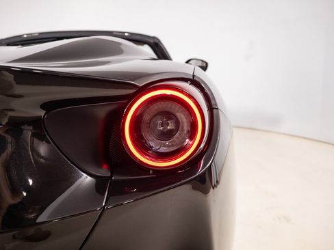 Used 2019 Ferrari Portofino RWD image 53