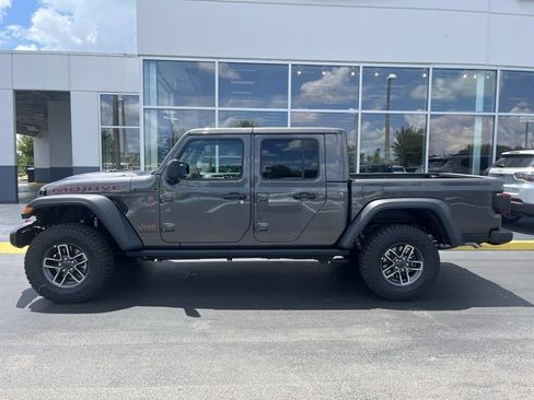 New 2025 Jeep Gladiator Mojave w/ Convenience Group image 4