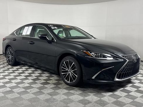 Used 2025 Lexus ES 350 w/ Premium Package FWD image 11