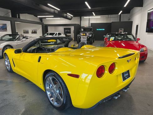 Used 2007 Chevrolet Corvette Convertible w/ Preferred Equipment Group RWD image 17