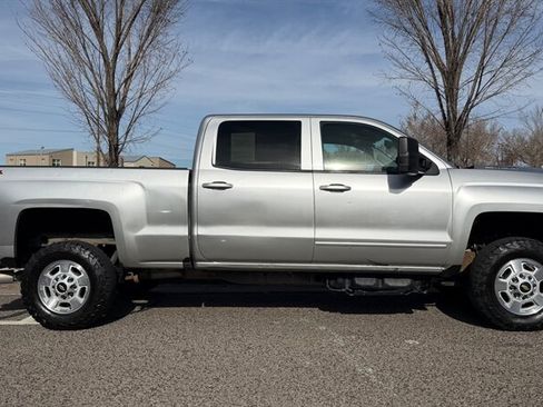 Used 2019 Chevrolet Silverado 2500 LT AWD/4WD image 9