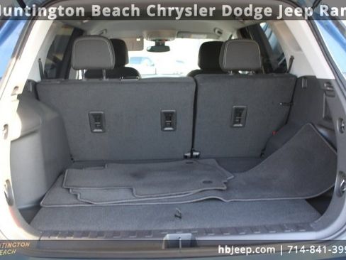 Used 2024 GMC Terrain SLE image 41