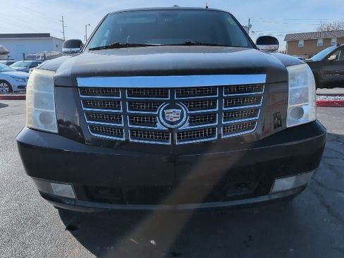 Used 2009 Cadillac Escalade Base image 3