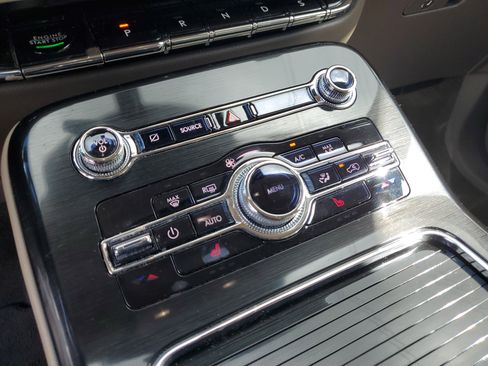 Certified 2022 Lincoln Nautilus FWD w/ Premium Package image 26