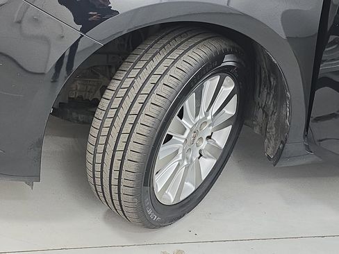 Used 2015 Toyota Sienna XLE image 33