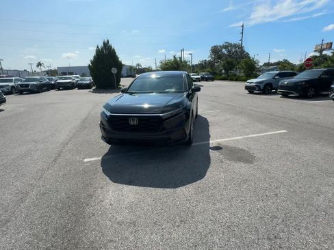 Used 2025 Honda CR-V LX image 3