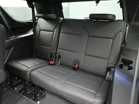 Used 2025 Chevrolet Tahoe High Country AWD/4WD image 13